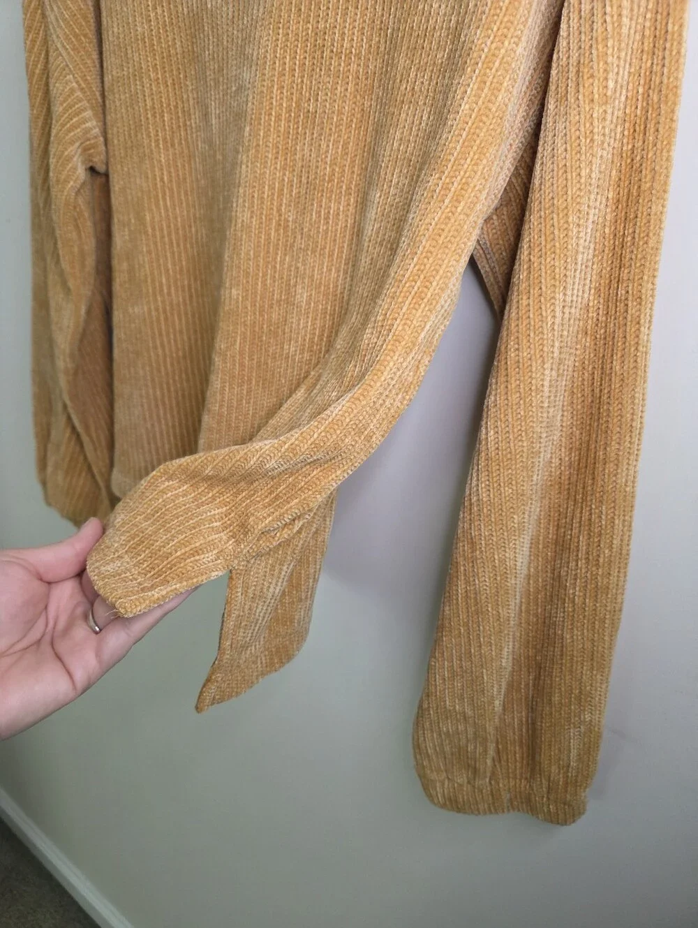 Girls Old Navy Gold Chenille Soft Sweater Top Sz XL 14/16
